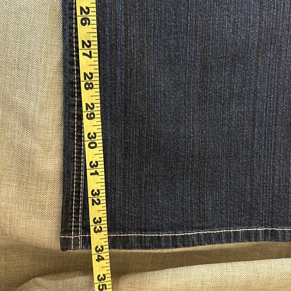 Point Zero VGUC jeans striped. Embroidery and beads on belt loops. Size 3. - Picture 16 of 16